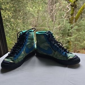 Nike  High-Top Sneakers Size 8